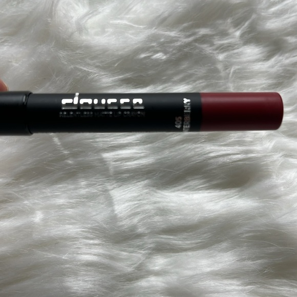 🆕 Doucce Relentless Matte Lip Crayon Winterberry 405 - Picture 5 of 6